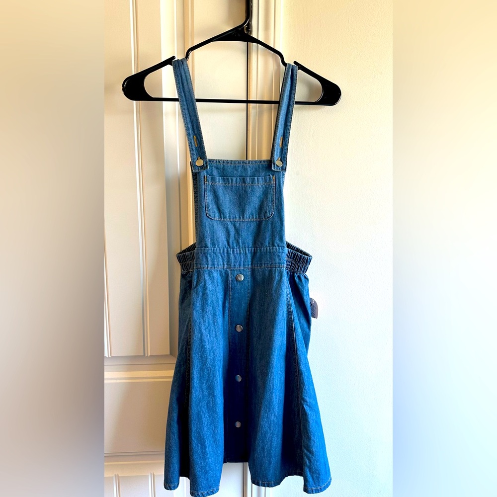 Jean Dress: Cute and flowy! Girls-Size 10-12! A must have!